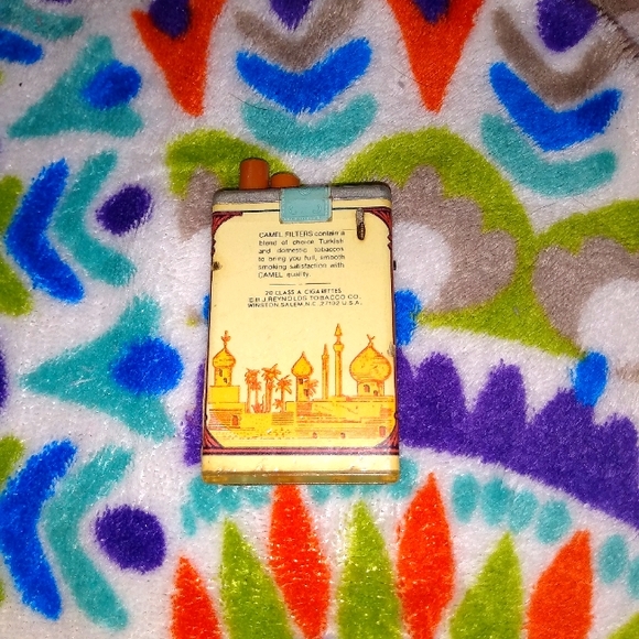 Antique Camel Lighter (nonworking) - Picture 2 of 11
